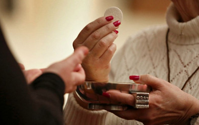 DO CATHOLICS 'ACTUALLY' BELIEVE IN THE REAL PRESENCE?