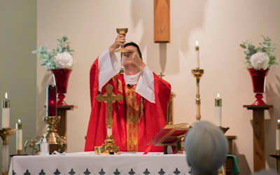 THE EUCHARIST SPEAKS THE LANGUAGE OF UNITY